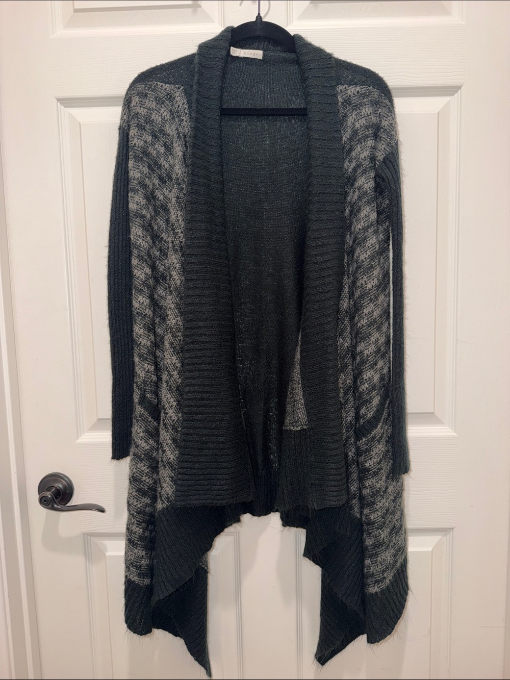 hinge Black & Heather Gray Abstract Print Open-Front Waterfall Cardigan XS/S